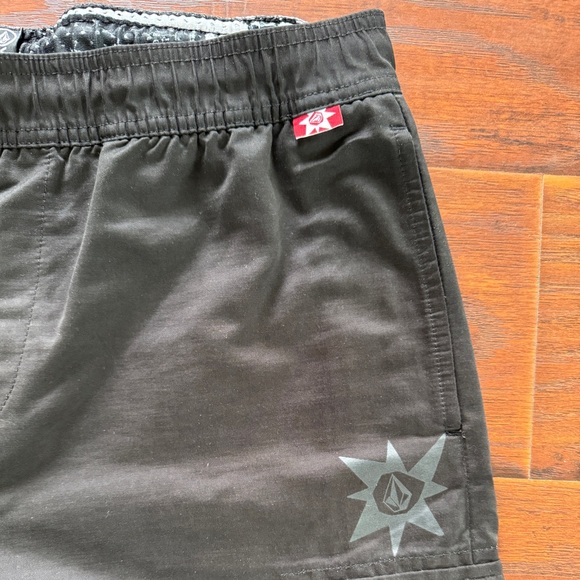 Volcom Men’s Tokyo True Streamlined Shell Elastic Waist Cargo Pant - size Medium - Picture 3 of 5